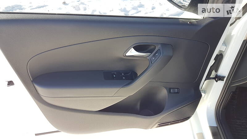 Седан Volkswagen Polo 2016 в Дніпрі