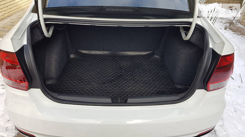 Седан Volkswagen Polo 2016 в Дніпрі