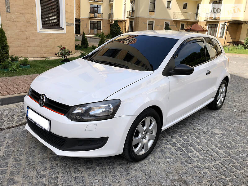 Купе Volkswagen Polo 2013 в Києві фото Купе Volkswagen Polo 2013 в Києві
