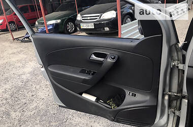 Седан Volkswagen Polo 2011 в 