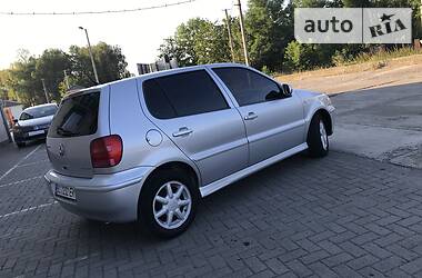 Хетчбек Volkswagen Polo 2001 в 