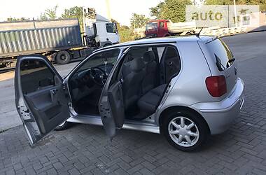 Хетчбек Volkswagen Polo 2001 в 