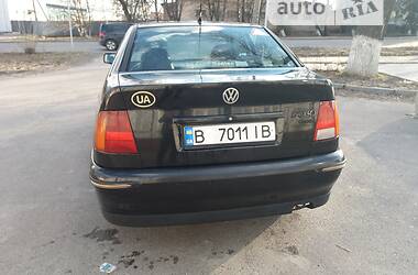 Седан Volkswagen Polo 1997 в Ровно