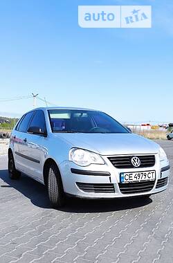 Хетчбек Volkswagen Polo 2005 в Чернівцях