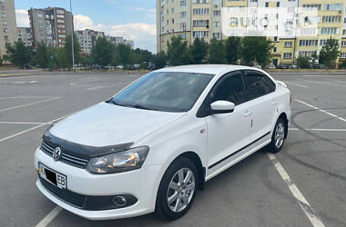 Седан Volkswagen Polo 2013 в Ивано-Франковске