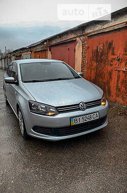 Седан Volkswagen Polo 2014 в Полтаве