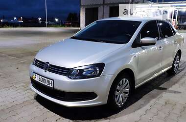 Седан Volkswagen Polo 2011 в Нових Петрівцях