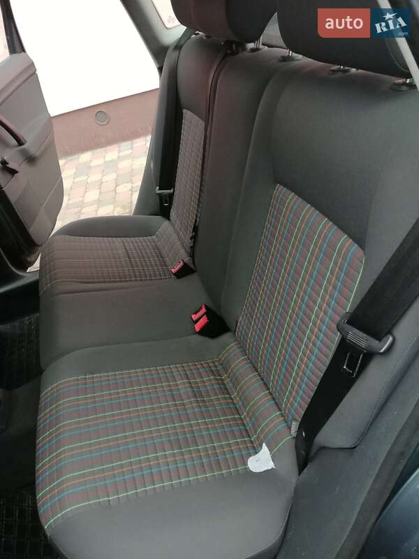 Хетчбек Volkswagen Polo 2005 в Рівному