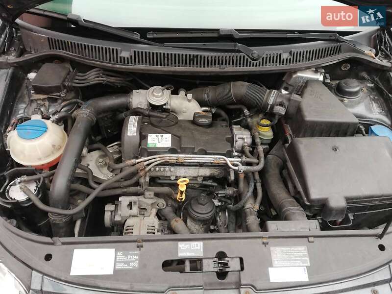 Хетчбек Volkswagen Polo 2005 в Рівному