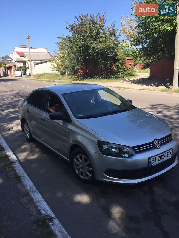 Седан Volkswagen Polo 2012 в Горішніх Плавнях