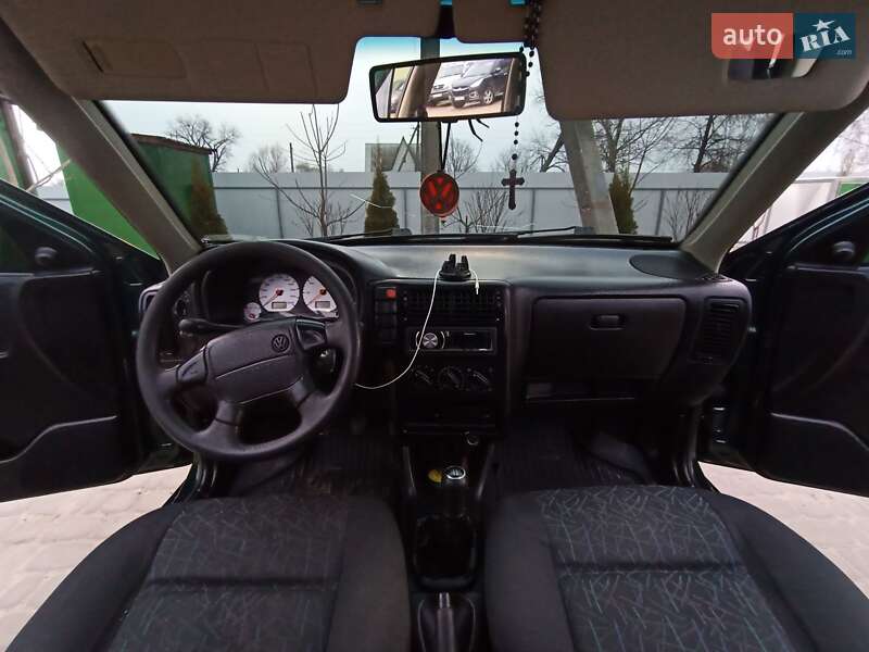 Седан Volkswagen Polo 1997 в Барышевке