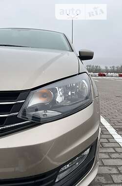 Седан Volkswagen Polo 2017 в Виннице