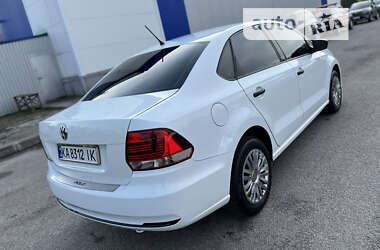 Седан Volkswagen Polo 2016 в 