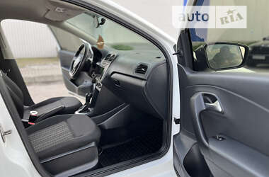 Седан Volkswagen Polo 2016 в 
