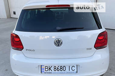 Хетчбек Volkswagen Polo 2014 в 