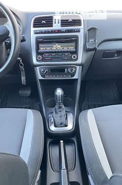 Хетчбек Volkswagen Polo 2014 в 