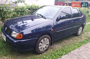 Седан Volkswagen Polo 1998 в Ужгороде