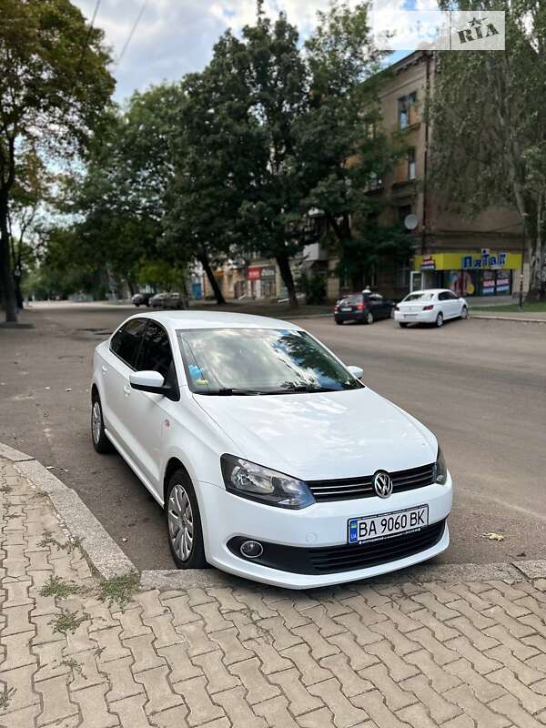 Седан Volkswagen Polo 2014 в Николаеве