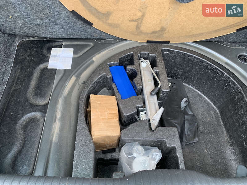 Хетчбек Volkswagen Polo 2006 в Збаражі