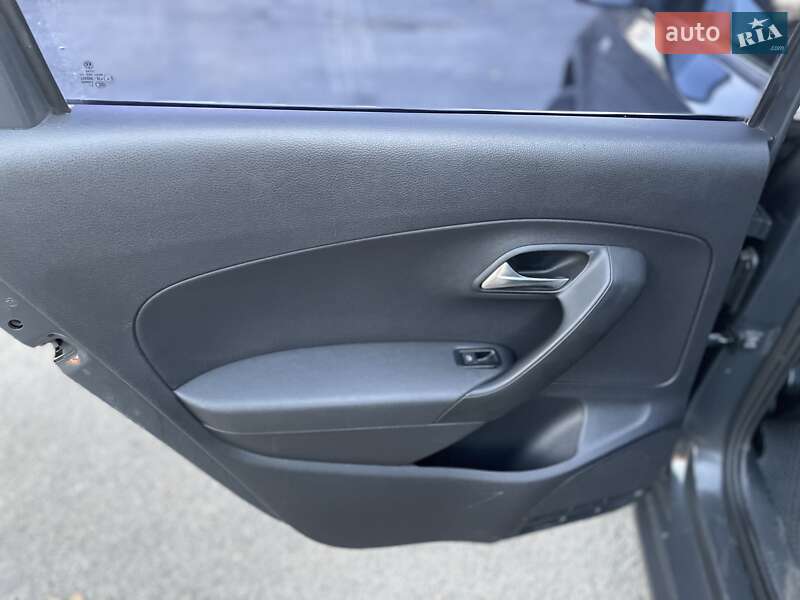 Седан Volkswagen Polo 2013 в Покровске