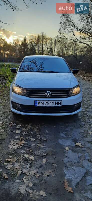 Седан Volkswagen Polo 2017 в Бердичеве