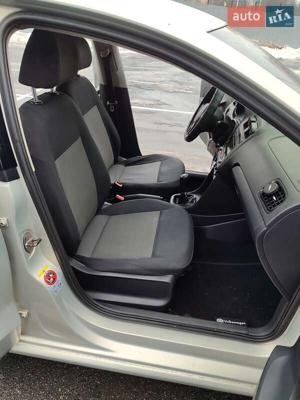 Седан Volkswagen Polo 2012 в Семеновке