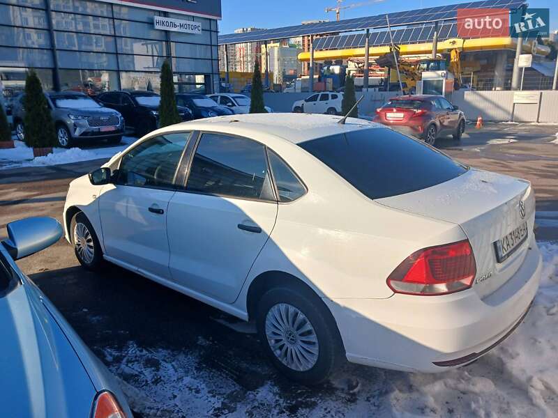 Седан Volkswagen Polo 2016 в Киеве