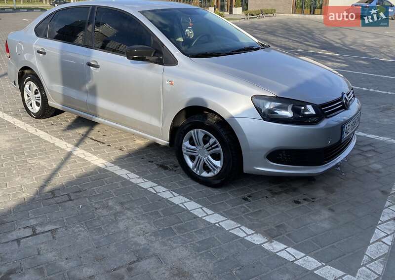 Седан Volkswagen Polo 2011 в Днепре