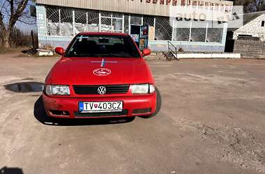 Седан Volkswagen Polo 1994 в Макарове