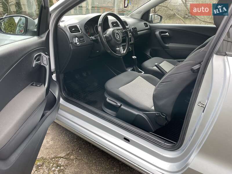 Хэтчбек Volkswagen Polo 2011 в Городенке