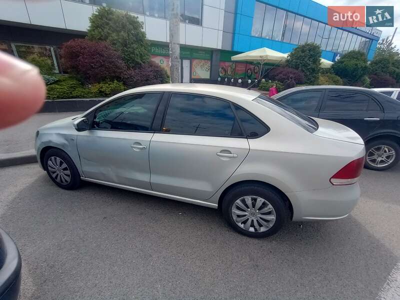 Седан Volkswagen Polo 2011 в Киеве