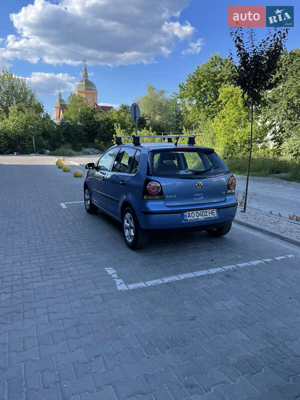 Хэтчбек Volkswagen Polo 2006 в Ужгороде