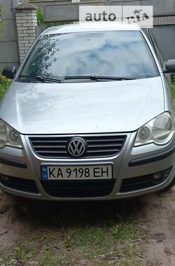 Хэтчбек Volkswagen Polo 2006 в Вишневом