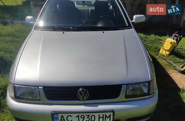 Седан Volkswagen Polo 2000 в 