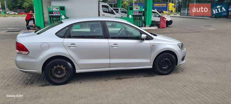 Седан Volkswagen Polo 2013 в Киеве