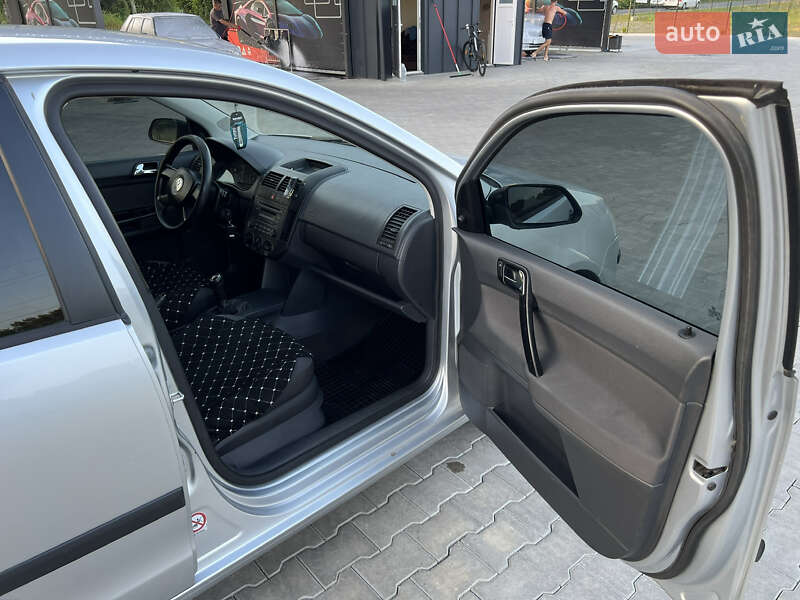 Хетчбек Volkswagen Polo 2005 в Виноградові