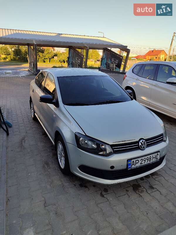 Седан Volkswagen Polo 2012 в Семеновке