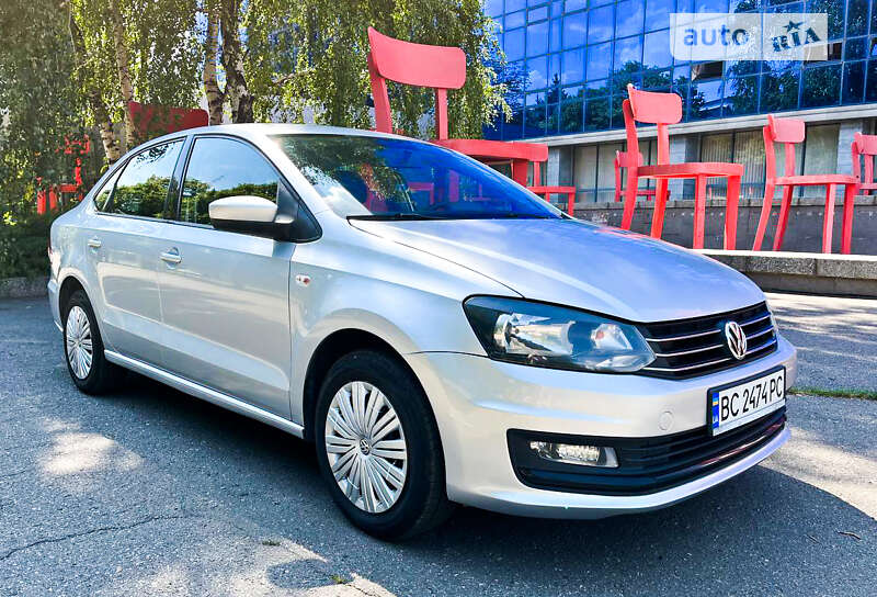 Седан Volkswagen Polo 2017 в Днепре