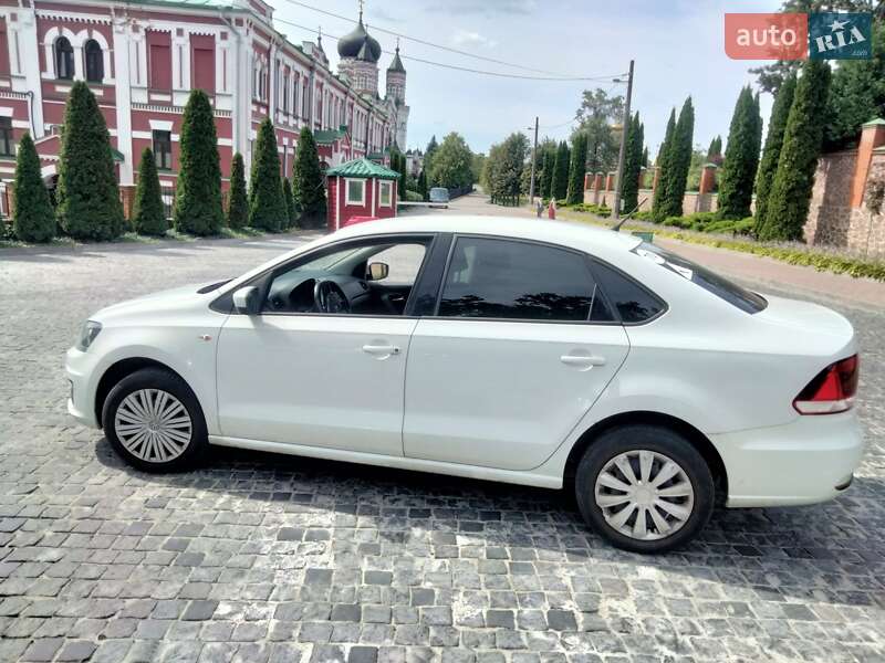 Седан Volkswagen Polo 2016 в Киеве