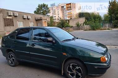 Седан Volkswagen Polo 1997 в Харькове