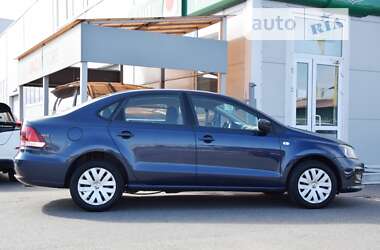 Седан Volkswagen Polo 2017 в Киеве