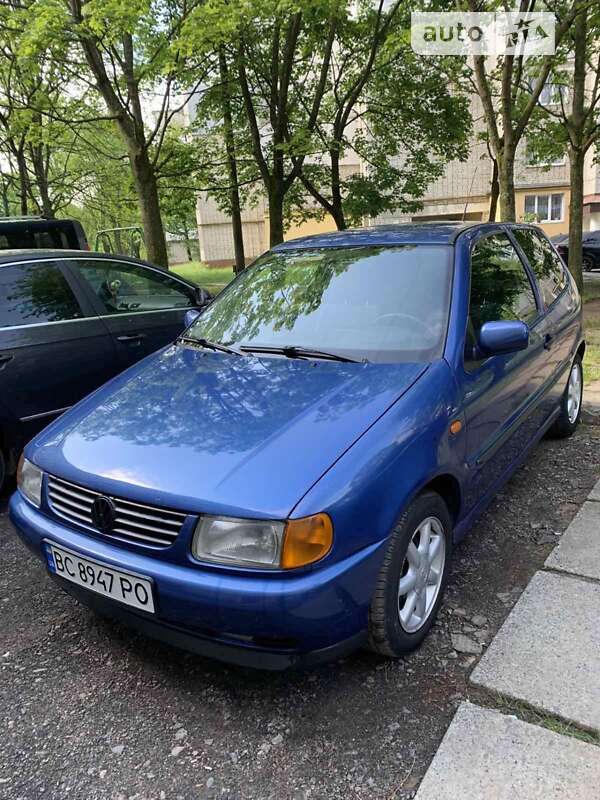 Хэтчбек Volkswagen Polo 1998 в Новояворовске