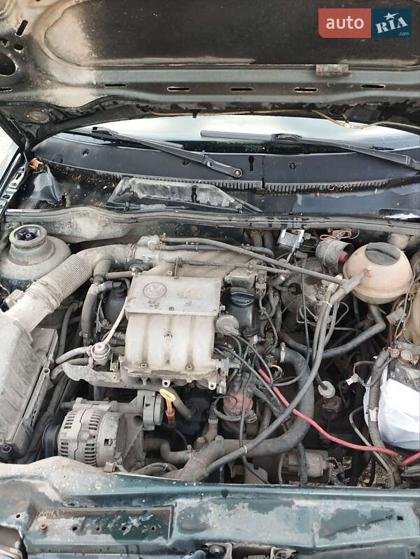 Седан Volkswagen Polo 1997 в Новом Роздоле