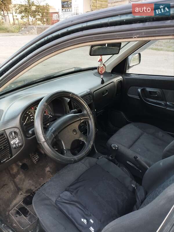 Седан Volkswagen Polo 1997 в Новом Роздоле