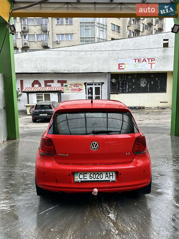 Хэтчбек Volkswagen Polo 2010 в Черновцах