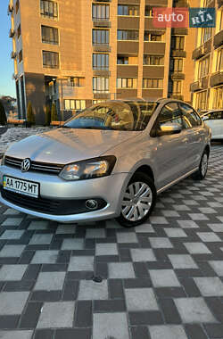 Седан Volkswagen Polo 2013 в Киеве