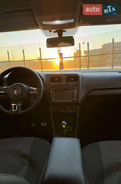 Седан Volkswagen Polo 2013 в Киеве