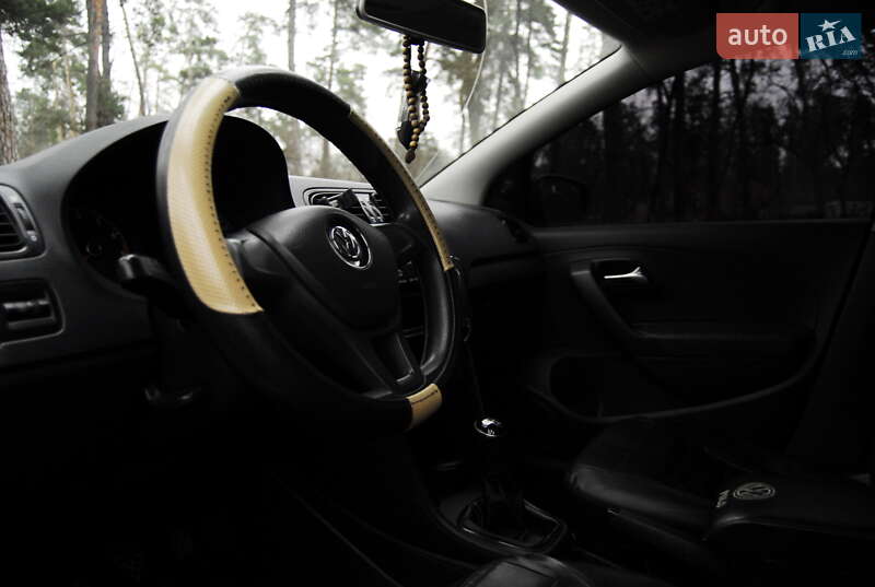 Седан Volkswagen Polo 2016 в Черкассах