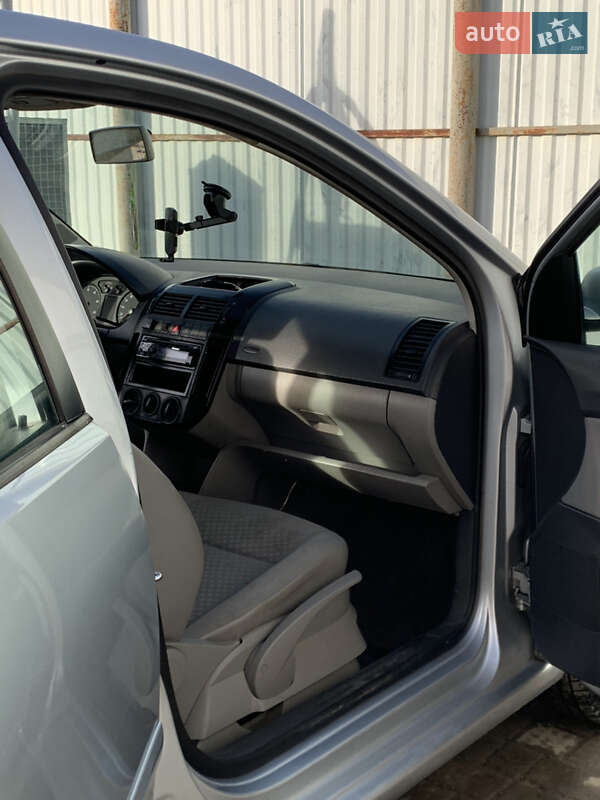 Хетчбек Volkswagen Polo 2003 в Ізяславі