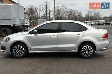 Седан Volkswagen Polo 2012 в Сумах